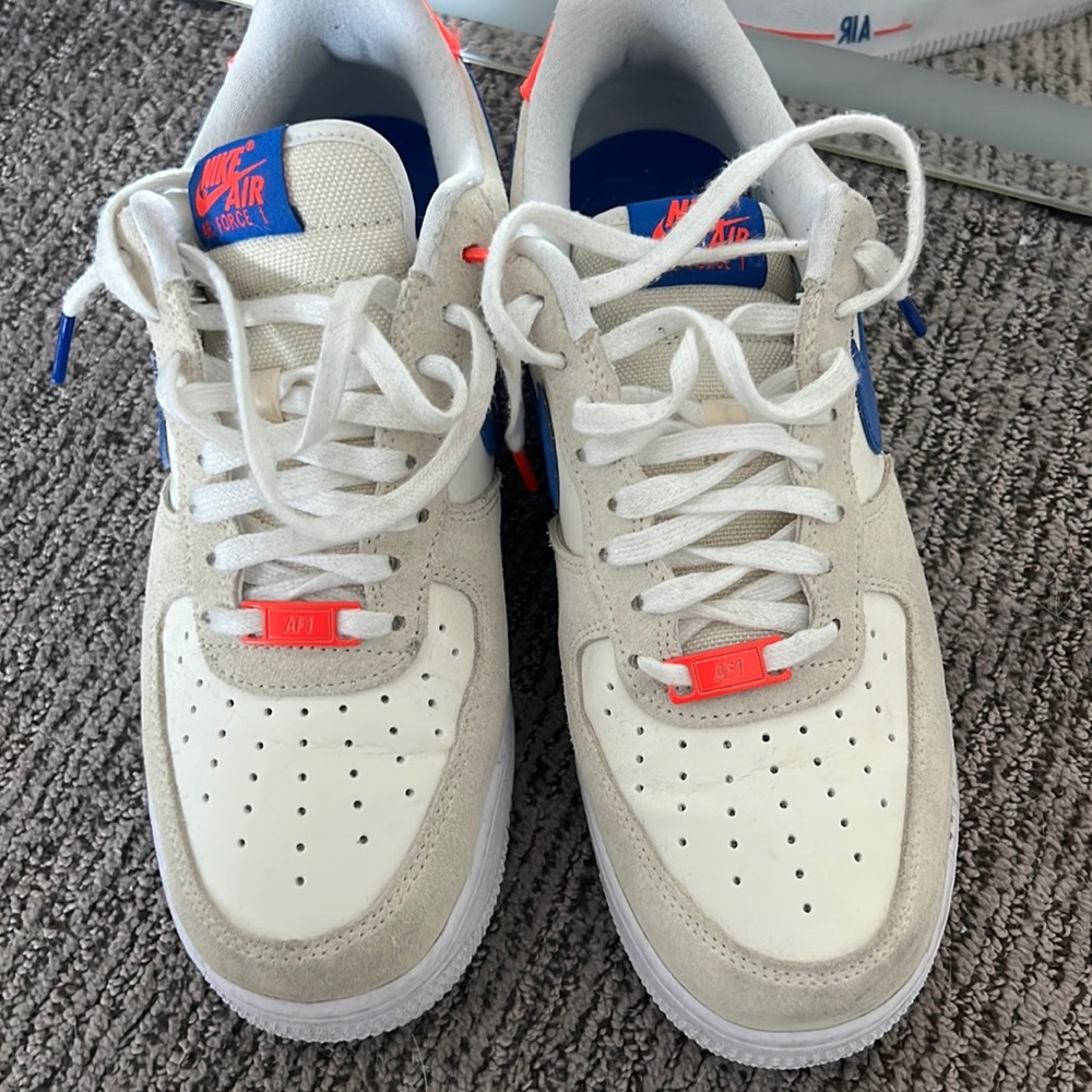 NIKE AIR SHOES 8,5